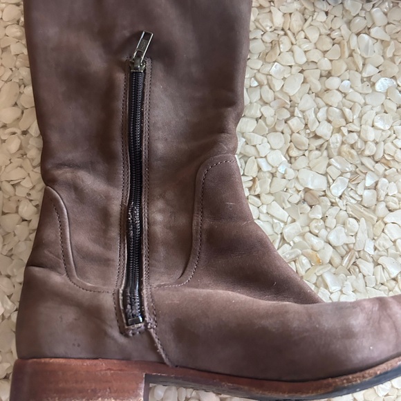 Rare UGG nubuck mid calf boot - Picture 4 of 11